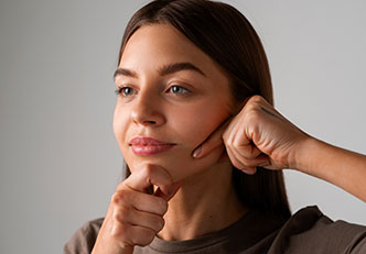 Lipoliz ile Gıdı Eritme (Double Chin Reduction)